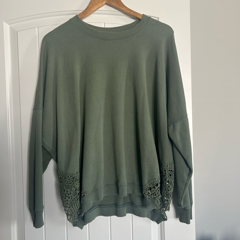 Women’s Aerie Green Lace Detail Oversized Sweater Top - Size M